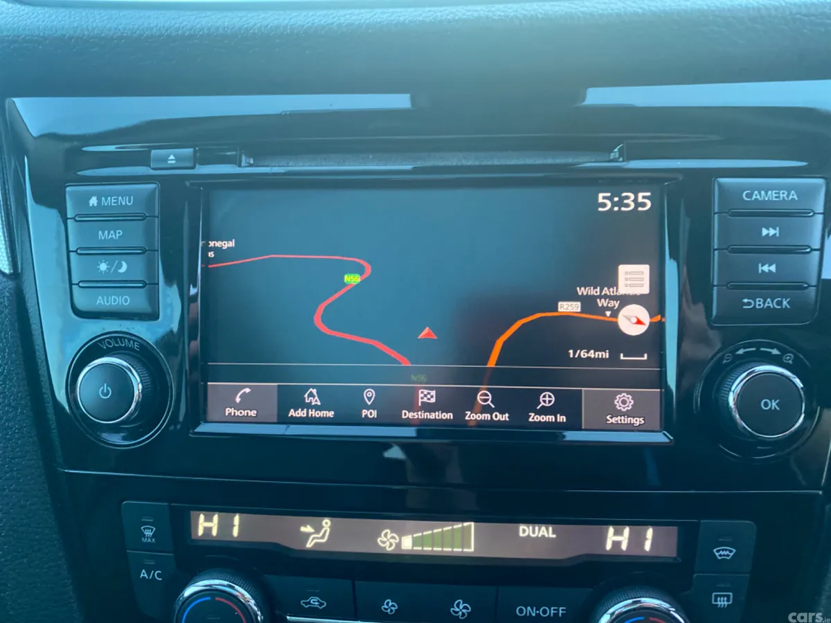 Nissan Qashqai SUV, Diesel, 2019, Red