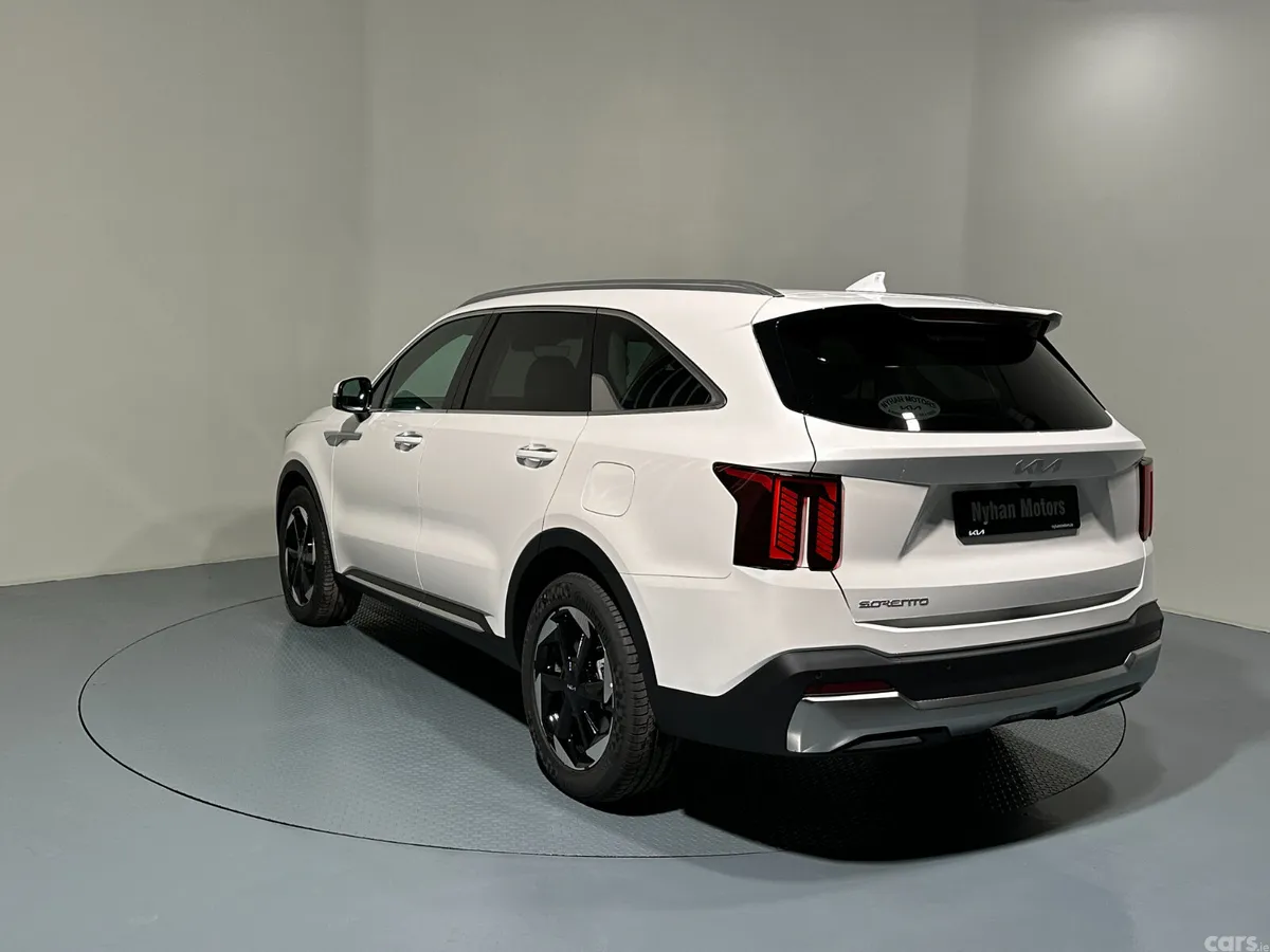Kia Sorento SUV, Petrol Plug-in Hybrid, 2026, White