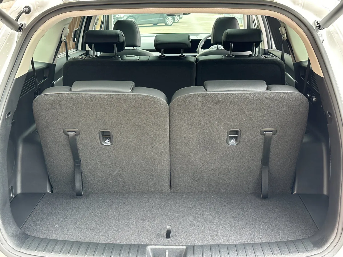 Kia Sorento SUV, Petrol Plug-in Hybrid, 2026, White