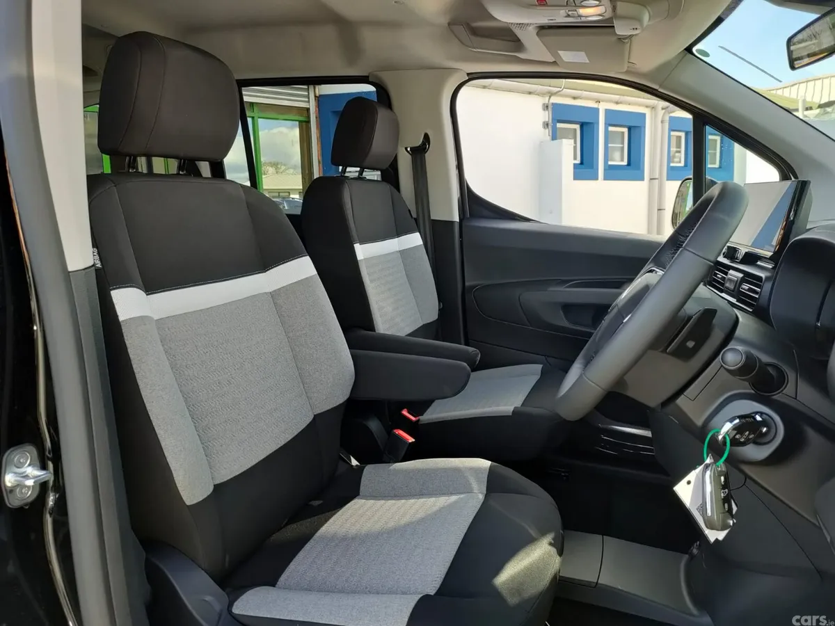 Citroen Berlingo MPV, Diesel, 2027, Black
