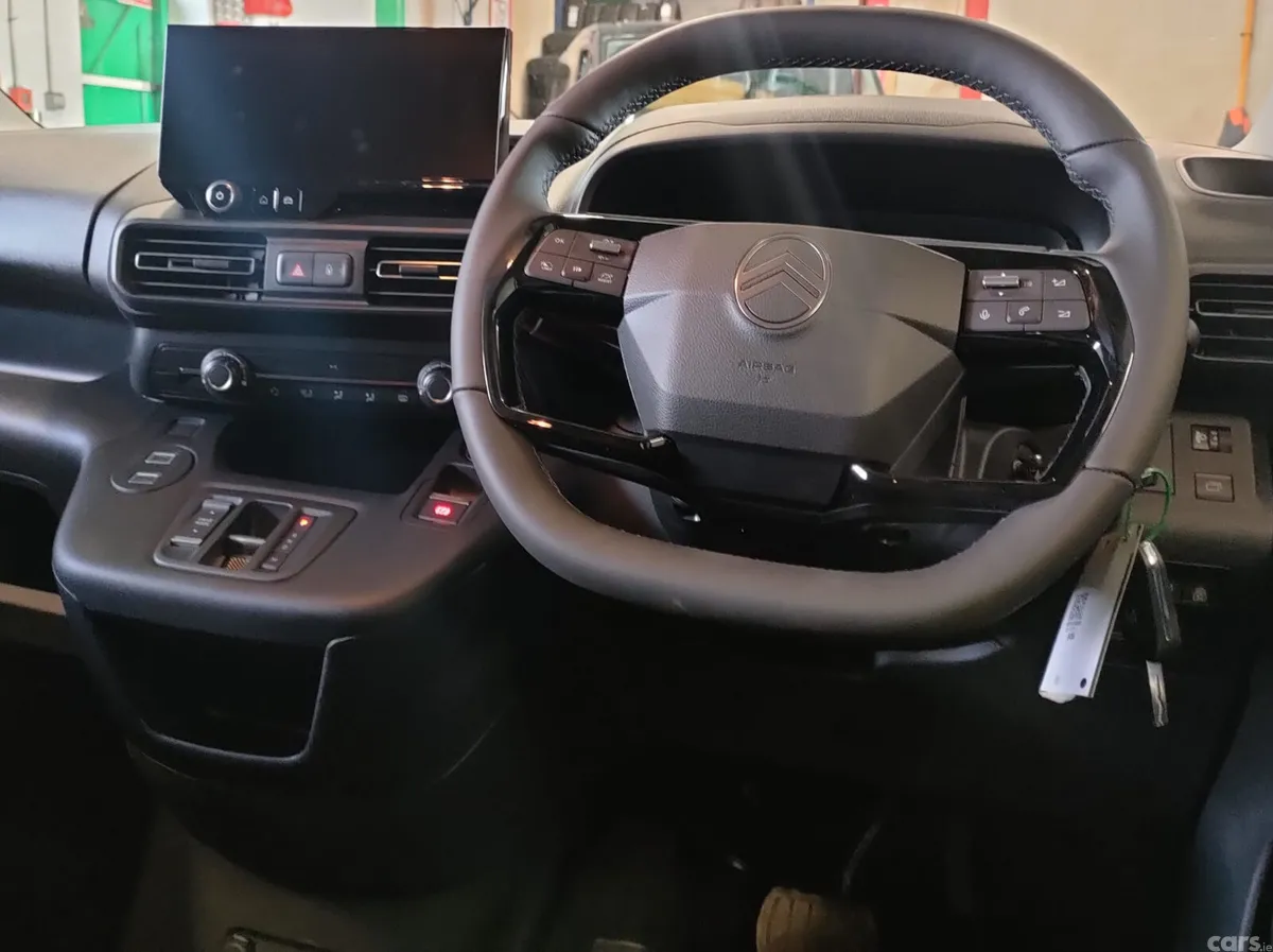 Citroen Berlingo MPV, Diesel, 2027, Black