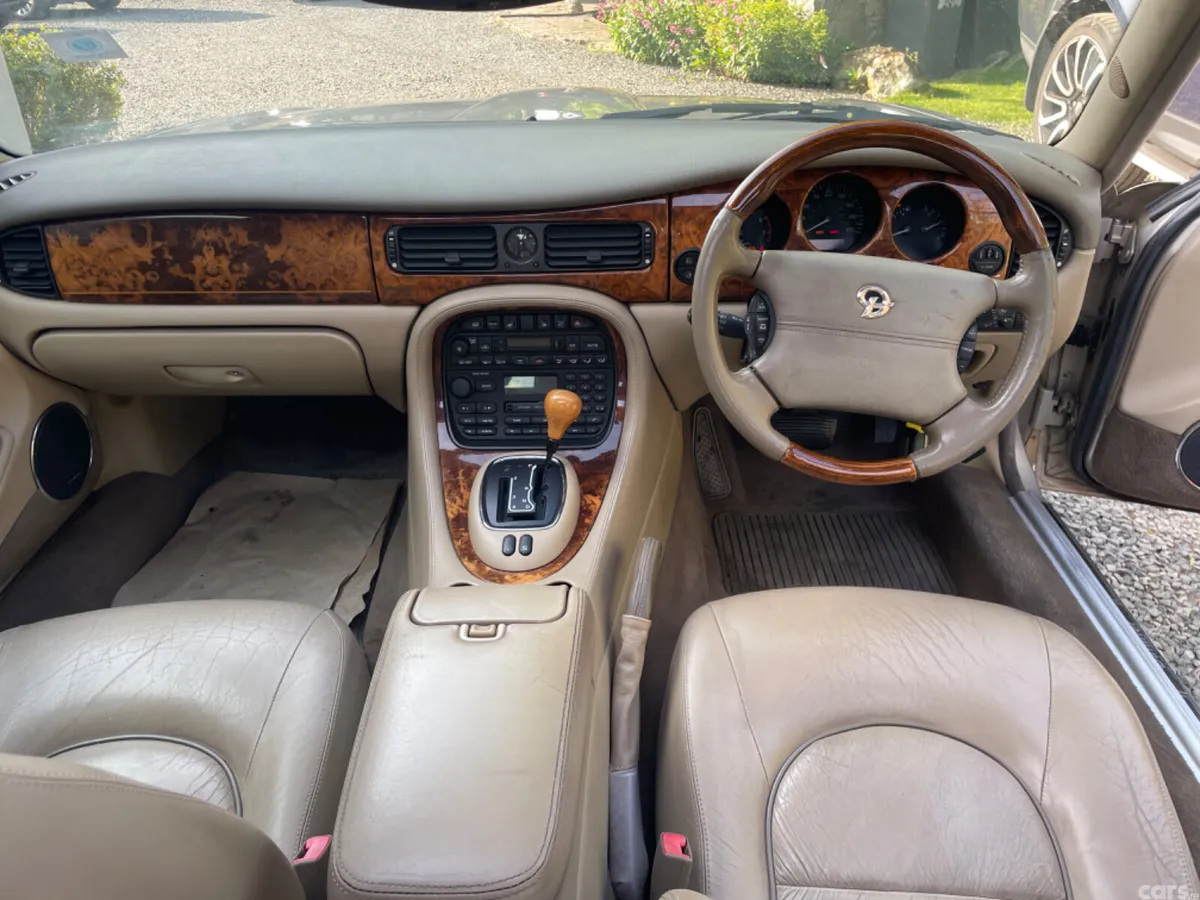 Daimler Other Saloon, Petrol, 1998, Gold