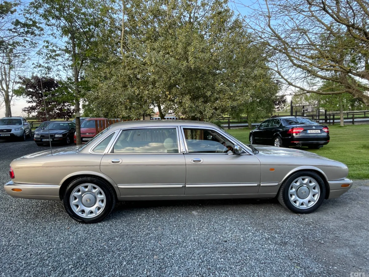 Daimler Other Saloon, Petrol, 1998, Gold