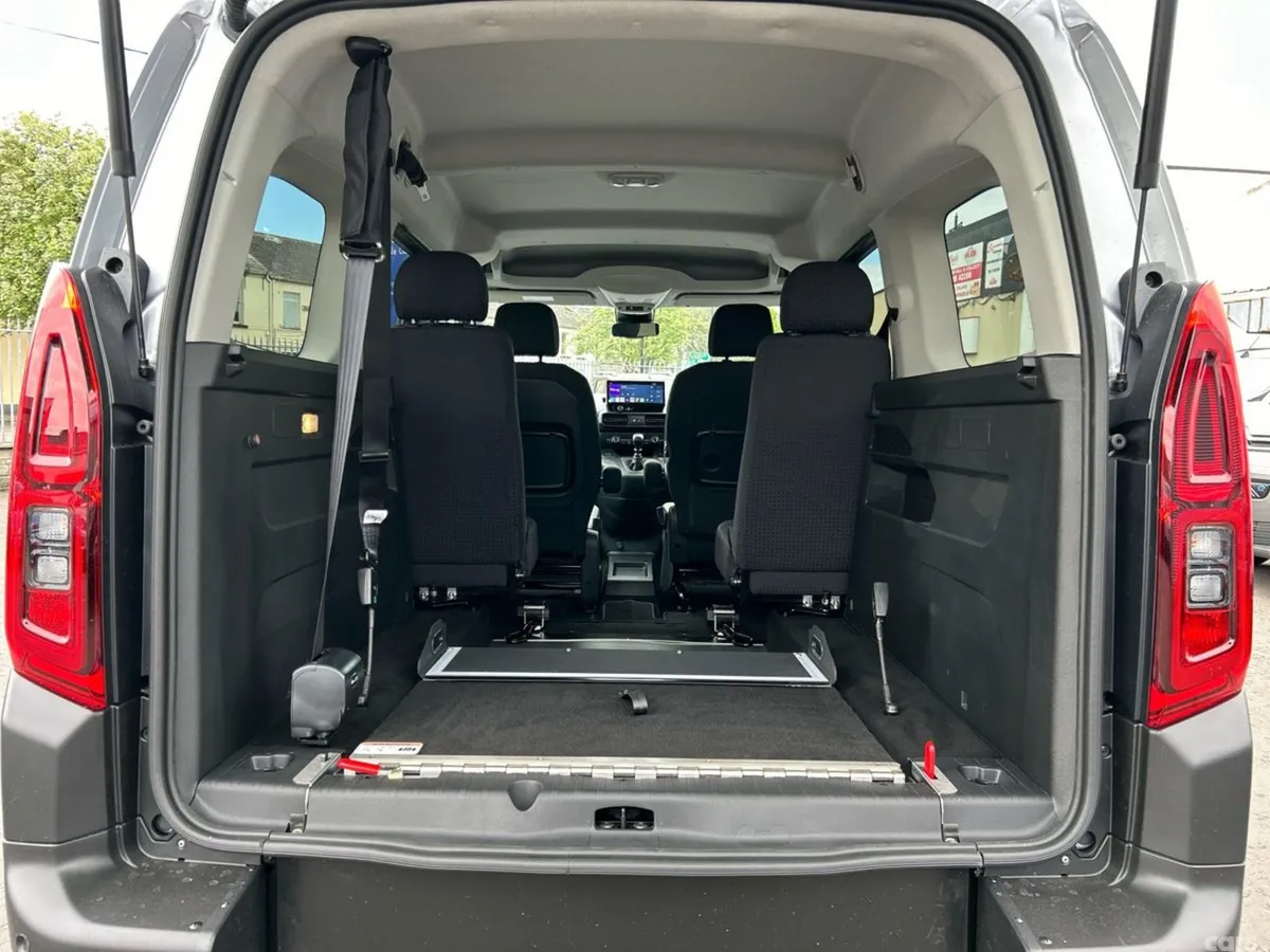 Citroen Berlingo Multispace MPV, Diesel, 2025, Grey