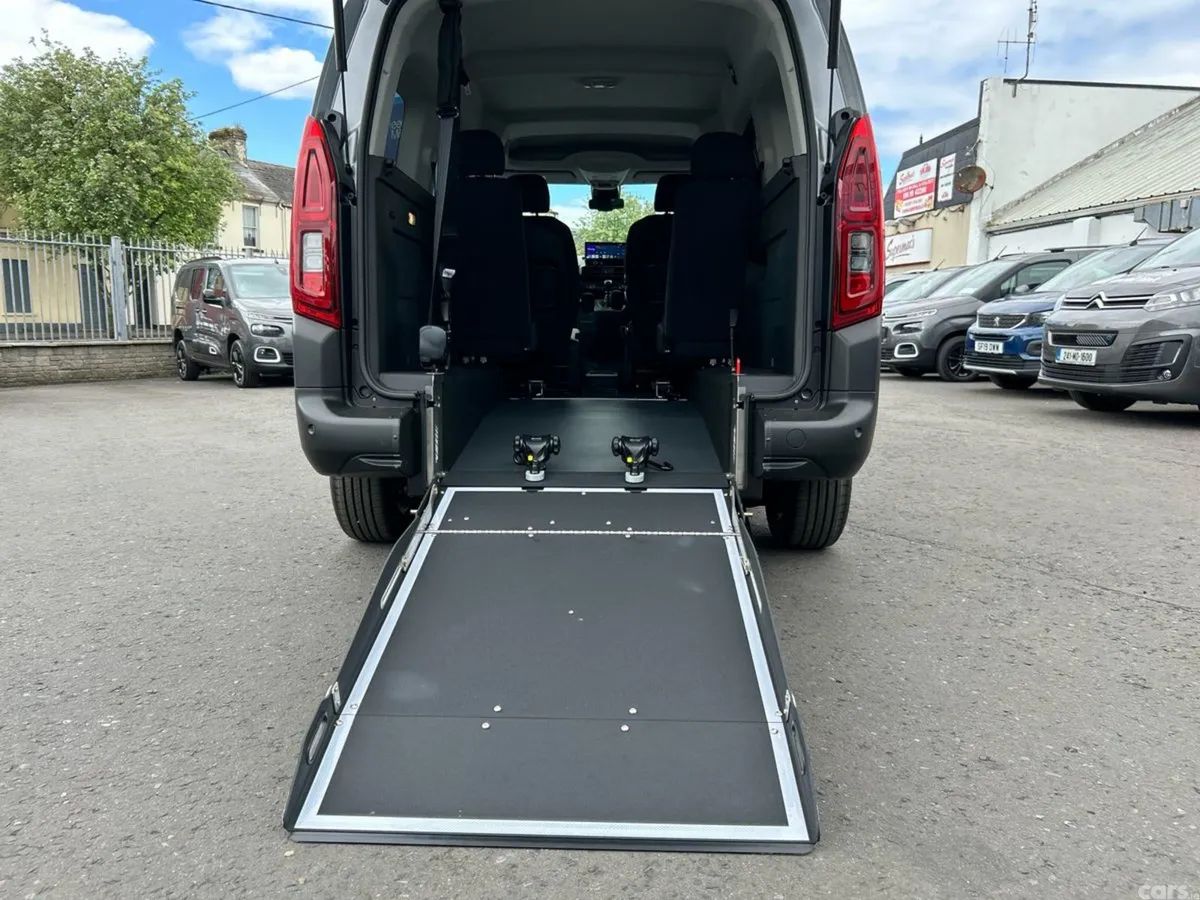 Citroen Berlingo Multispace MPV, Diesel, 2025, Grey