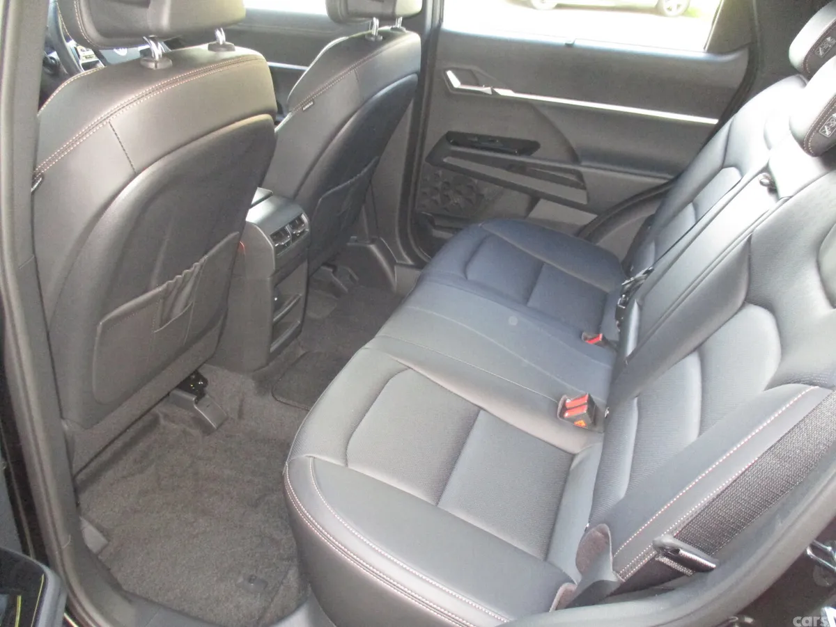 KGM Torres MPV, Electric, 2026, Black