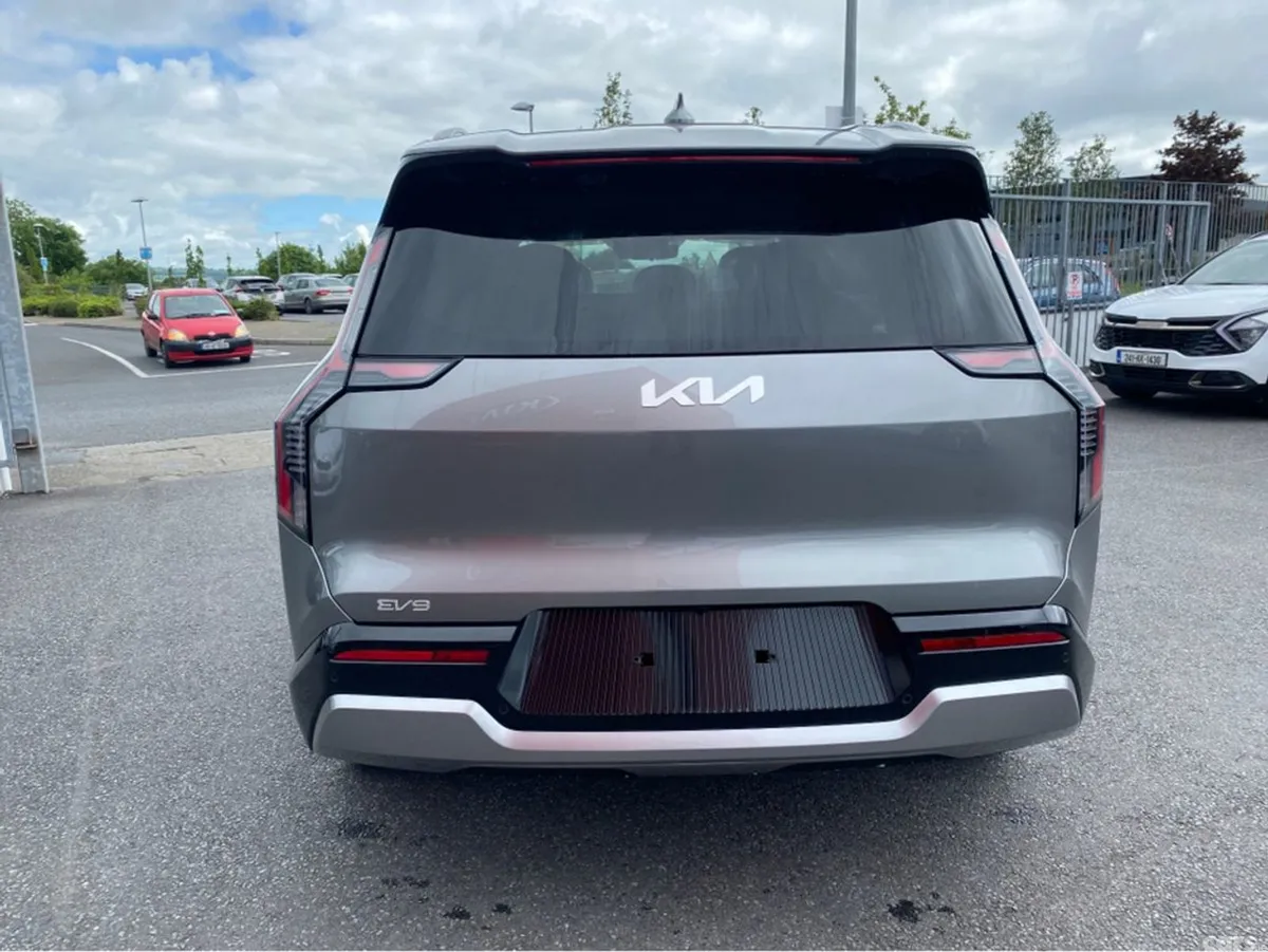 Kia EV9 SUV, Electric, 2024, Grey