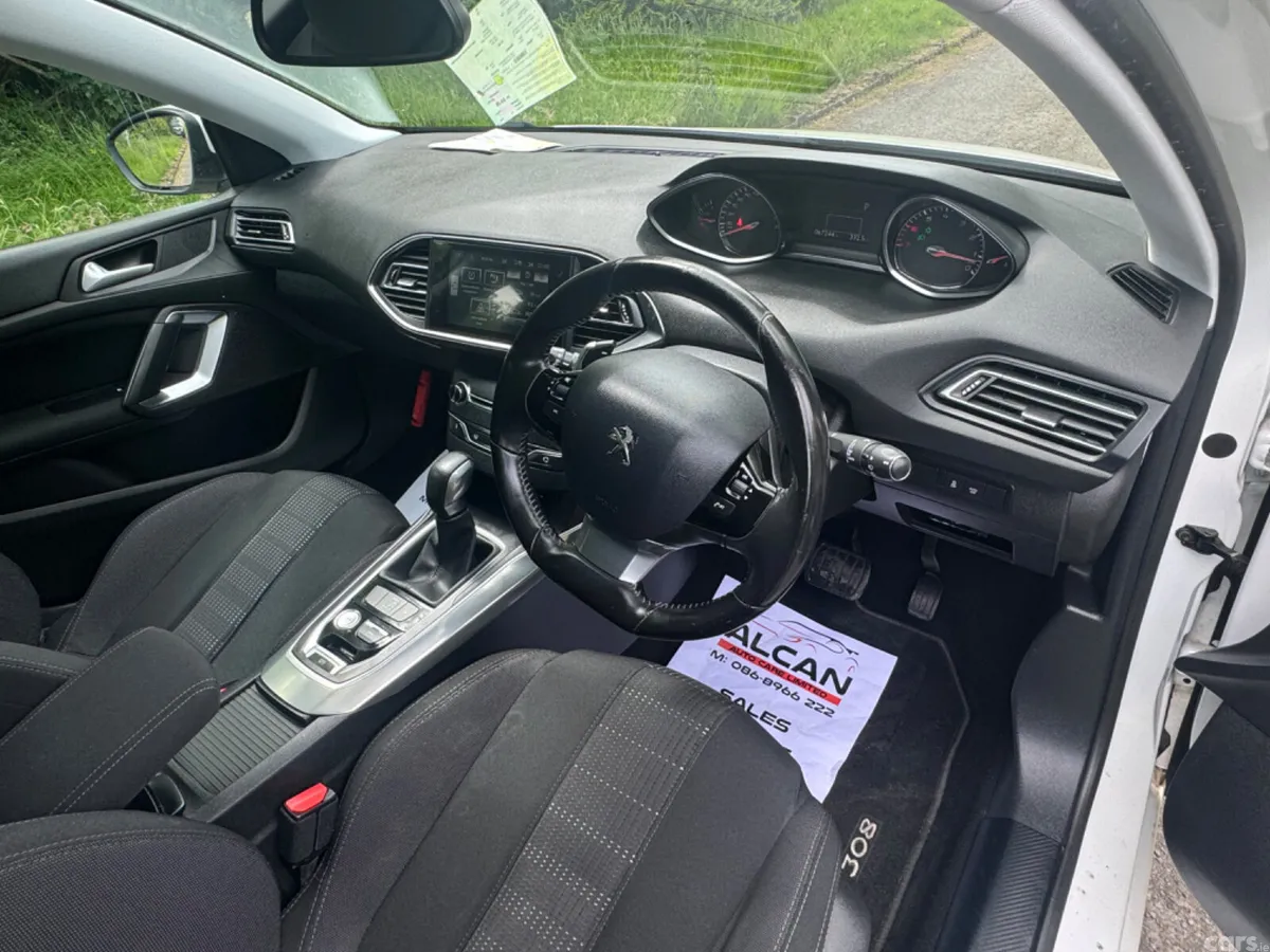 Peugeot 308 Hatchback, Petrol, 2016, White
