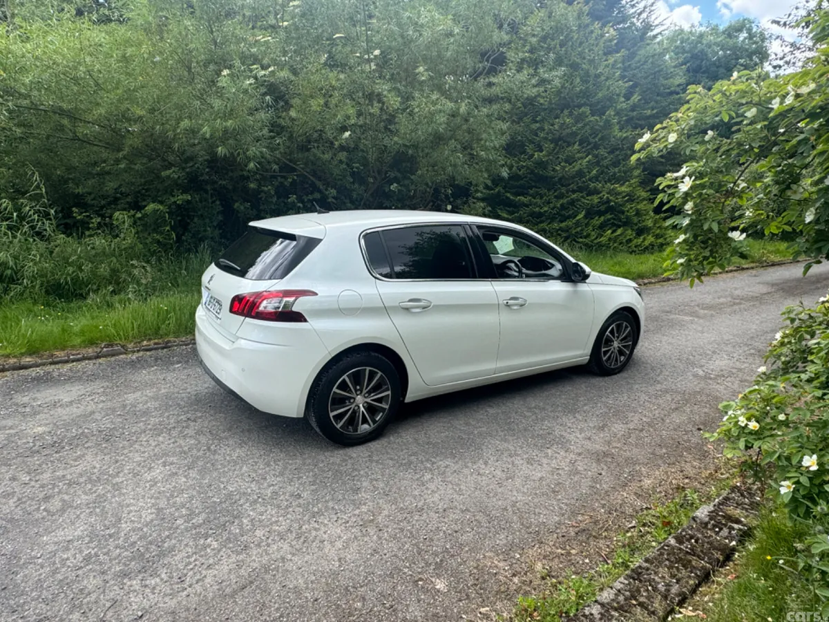 Peugeot 308 Hatchback, Petrol, 2016, White