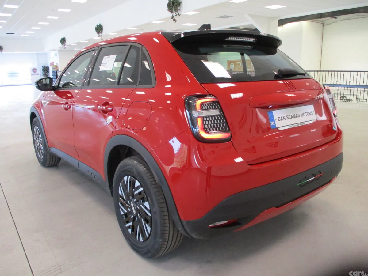 Fiat 600 SUV, Electric, 2026, Red