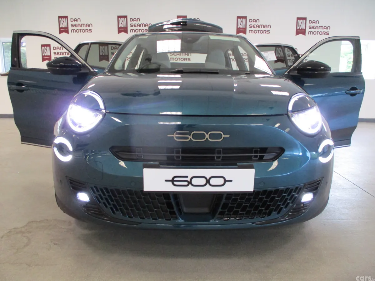 Fiat 600 SUV, Electric, 2026, Green