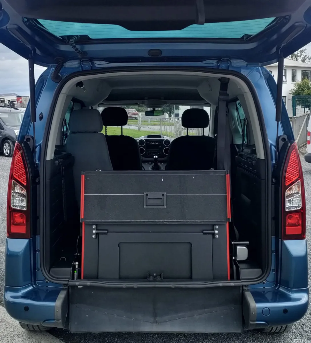 Peugeot Partner MPV, Diesel, 2017, Blue