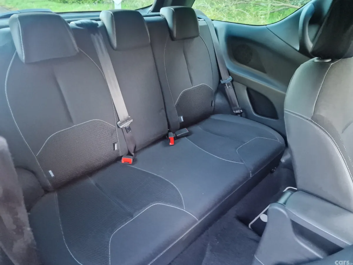 Citroen DS 3 Hatchback, Petrol, 2014, Red