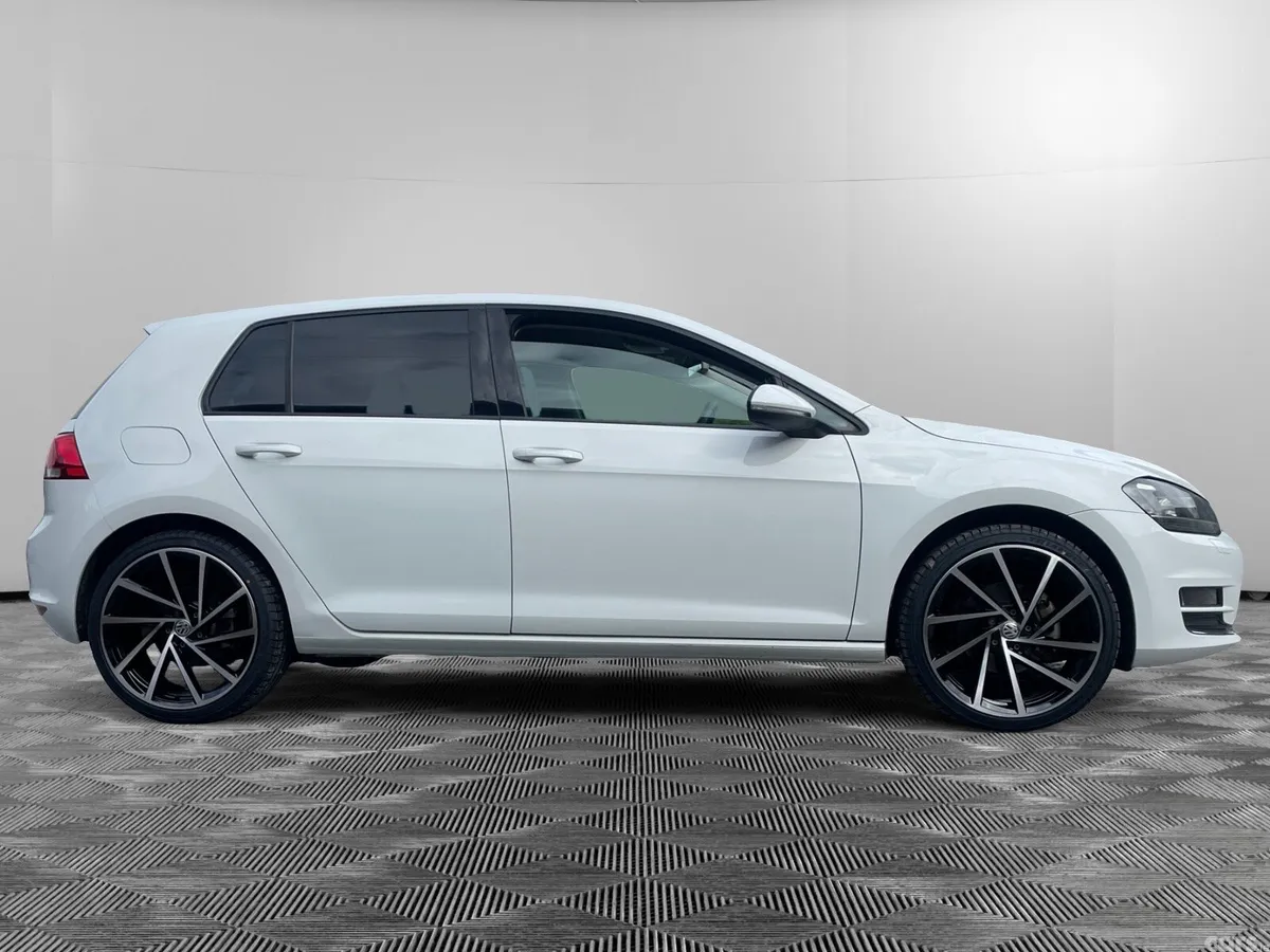 Volkswagen Golf Hatchback, Petrol, 2015, White