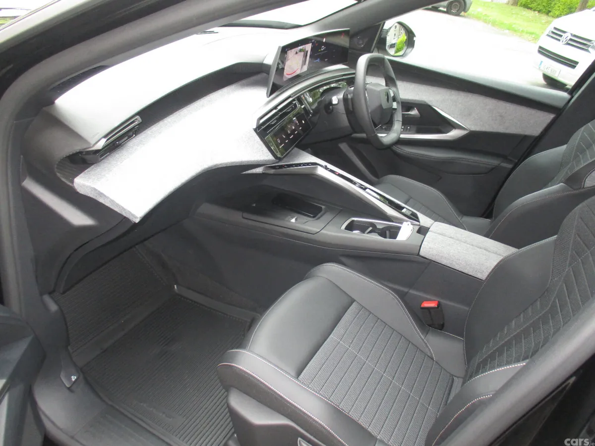 Peugeot 3008 SUV, Electric, 2026, Black