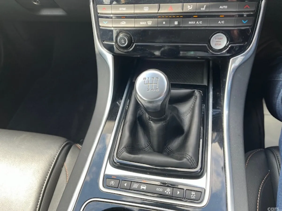 Jaguar XE Saloon, Diesel, 2016, Grey
