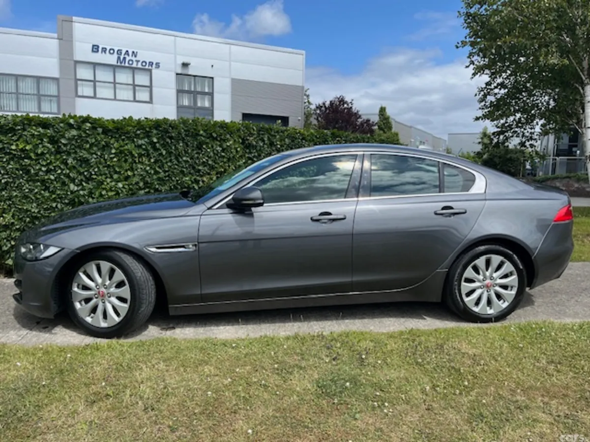 Jaguar XE Saloon, Diesel, 2016, Grey