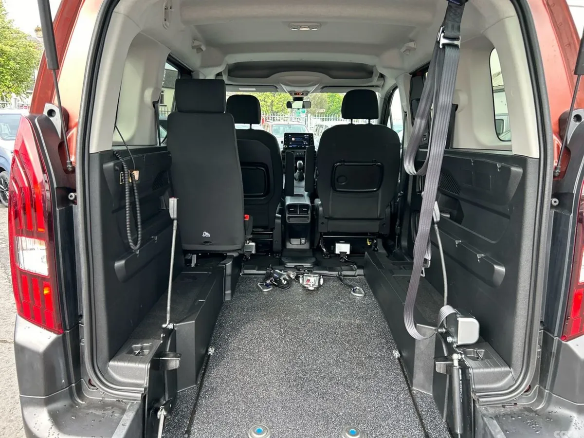 Peugeot Rifter MPV, Diesel, 2020, Gold