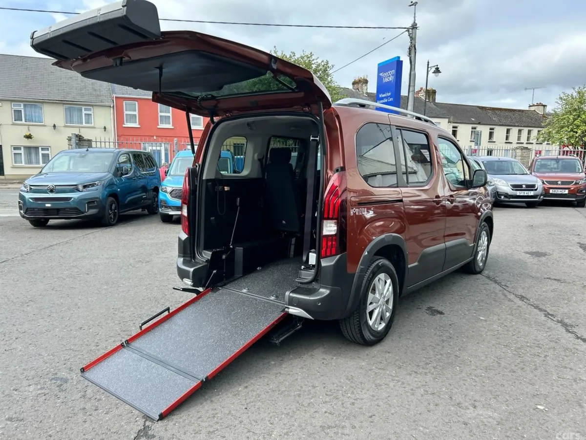 Peugeot Rifter MPV, Diesel, 2020, Gold