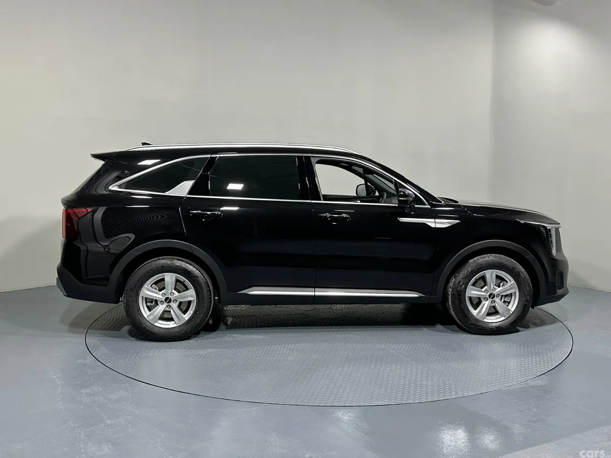 Kia Sorento Van, Diesel, 2026, Black