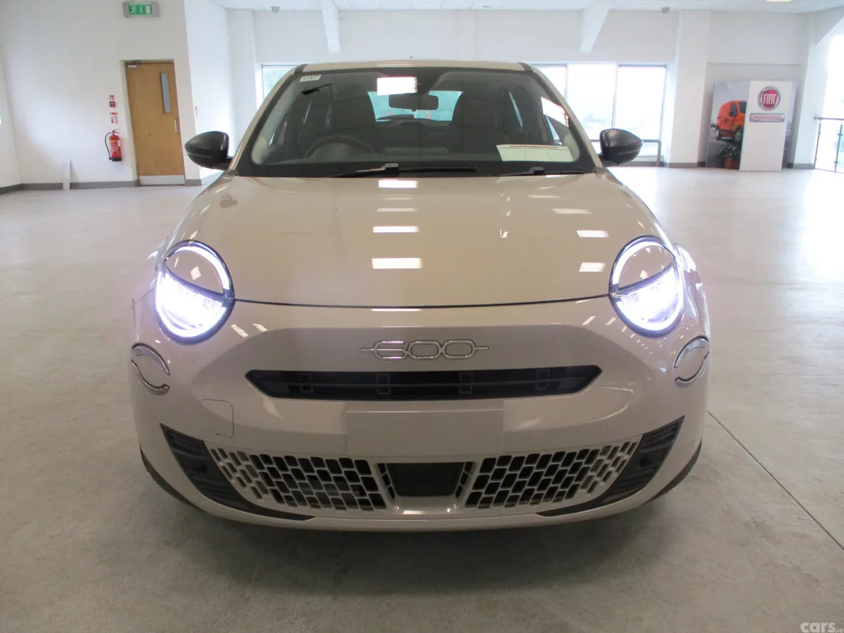 Fiat 600 SUV, Petrol Hybrid, 2026, Beige