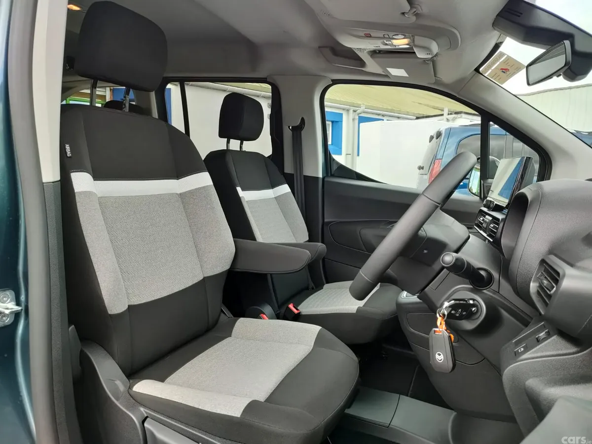 Citroen Berlingo Multispace MPV, Diesel, 2027, Blue