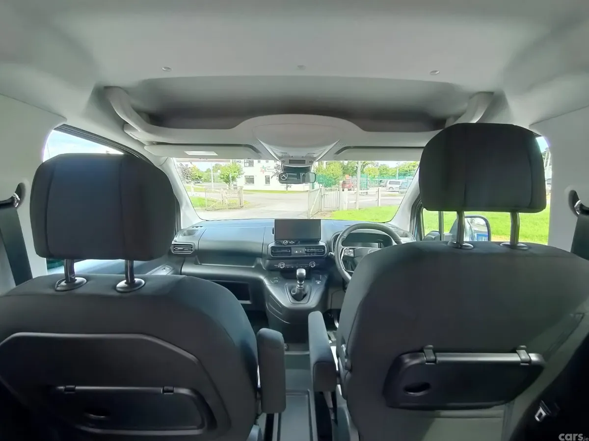 Citroen Berlingo Multispace MPV, Diesel, 2027, Blue
