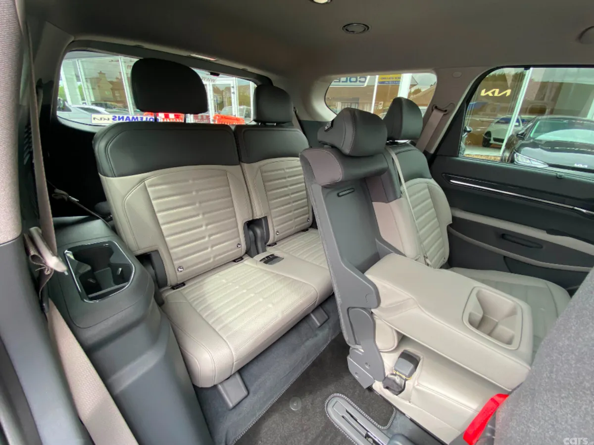 Kia EV9 SUV, Electric, 2026, Grey