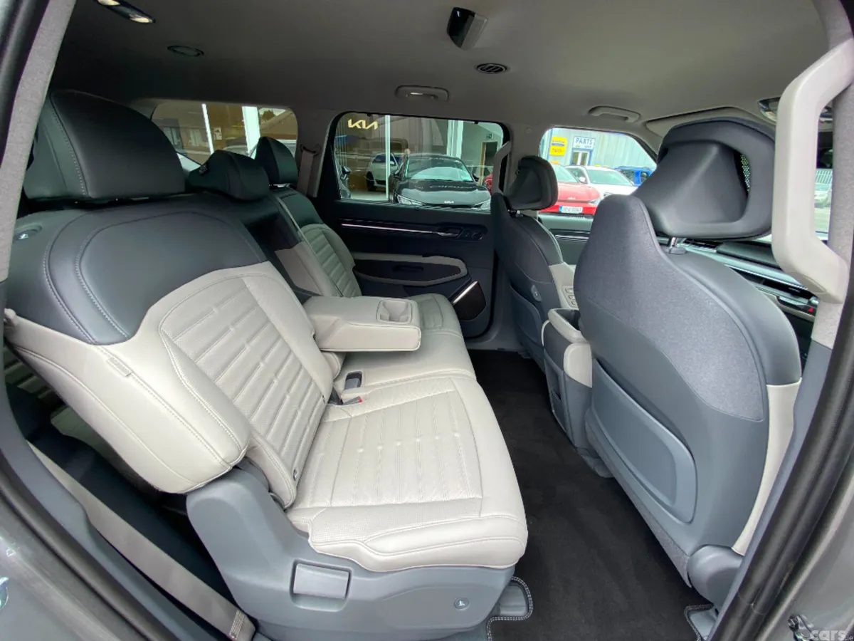 Kia EV9 SUV, Electric, 2026, Grey