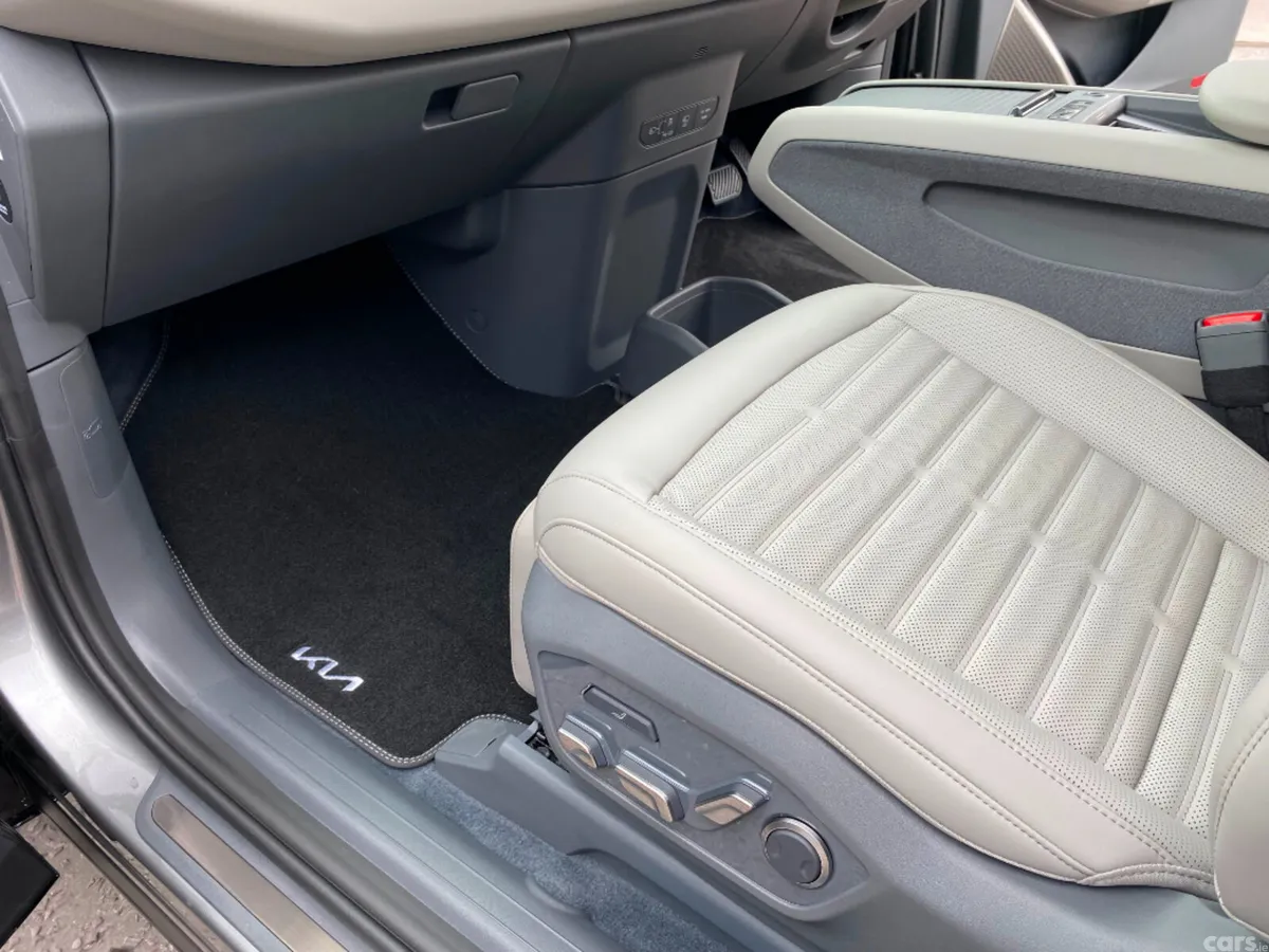 Kia EV9 SUV, Electric, 2026, Grey