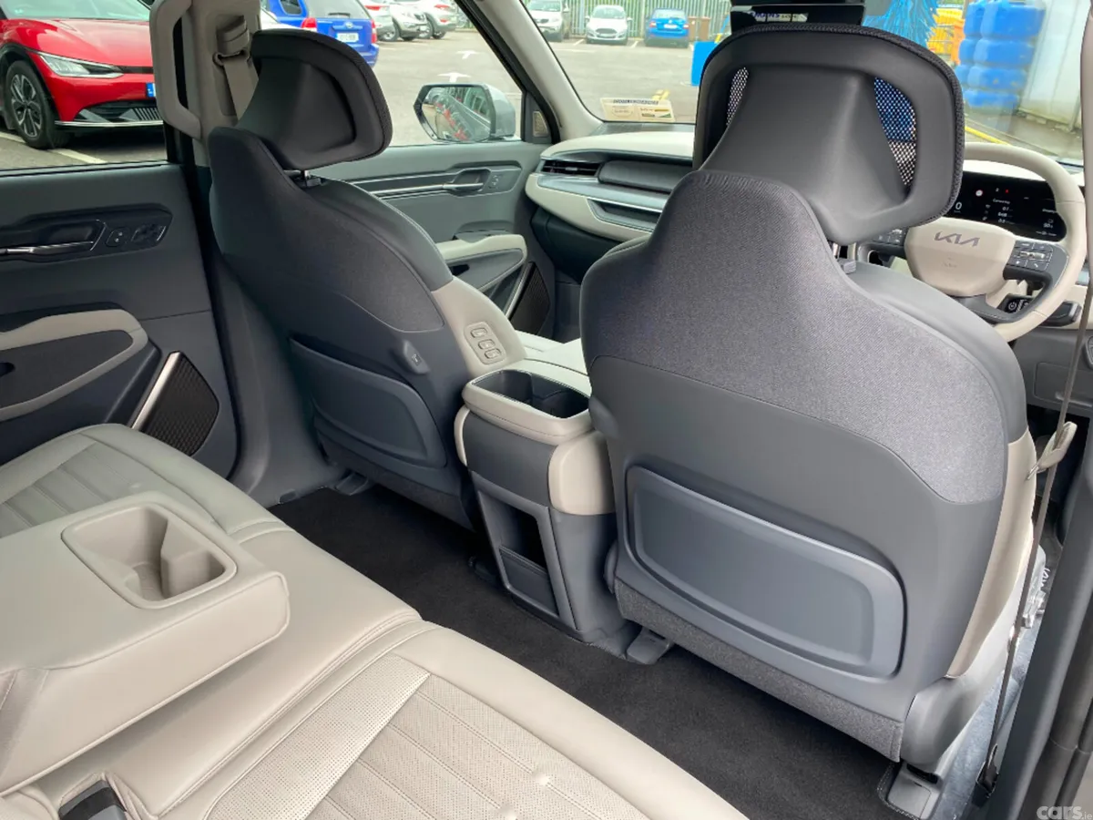 Kia EV9 SUV, Electric, 2026, Grey