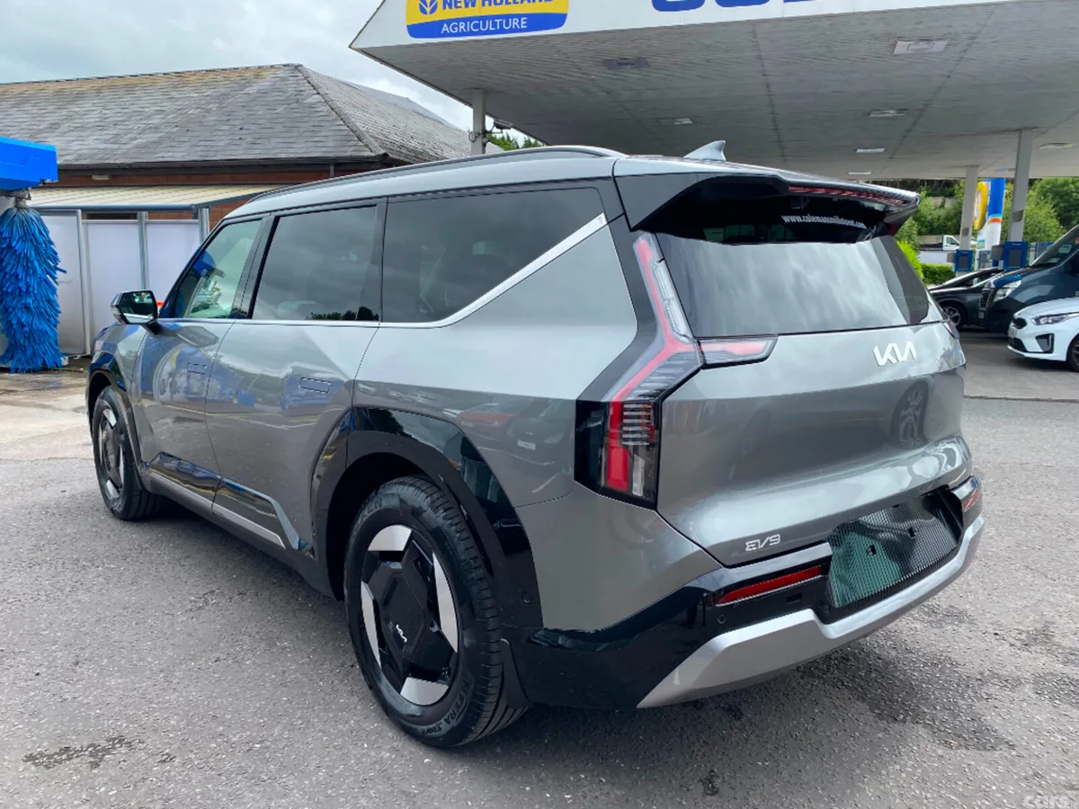 Kia EV9 SUV, Electric, 2026, Grey