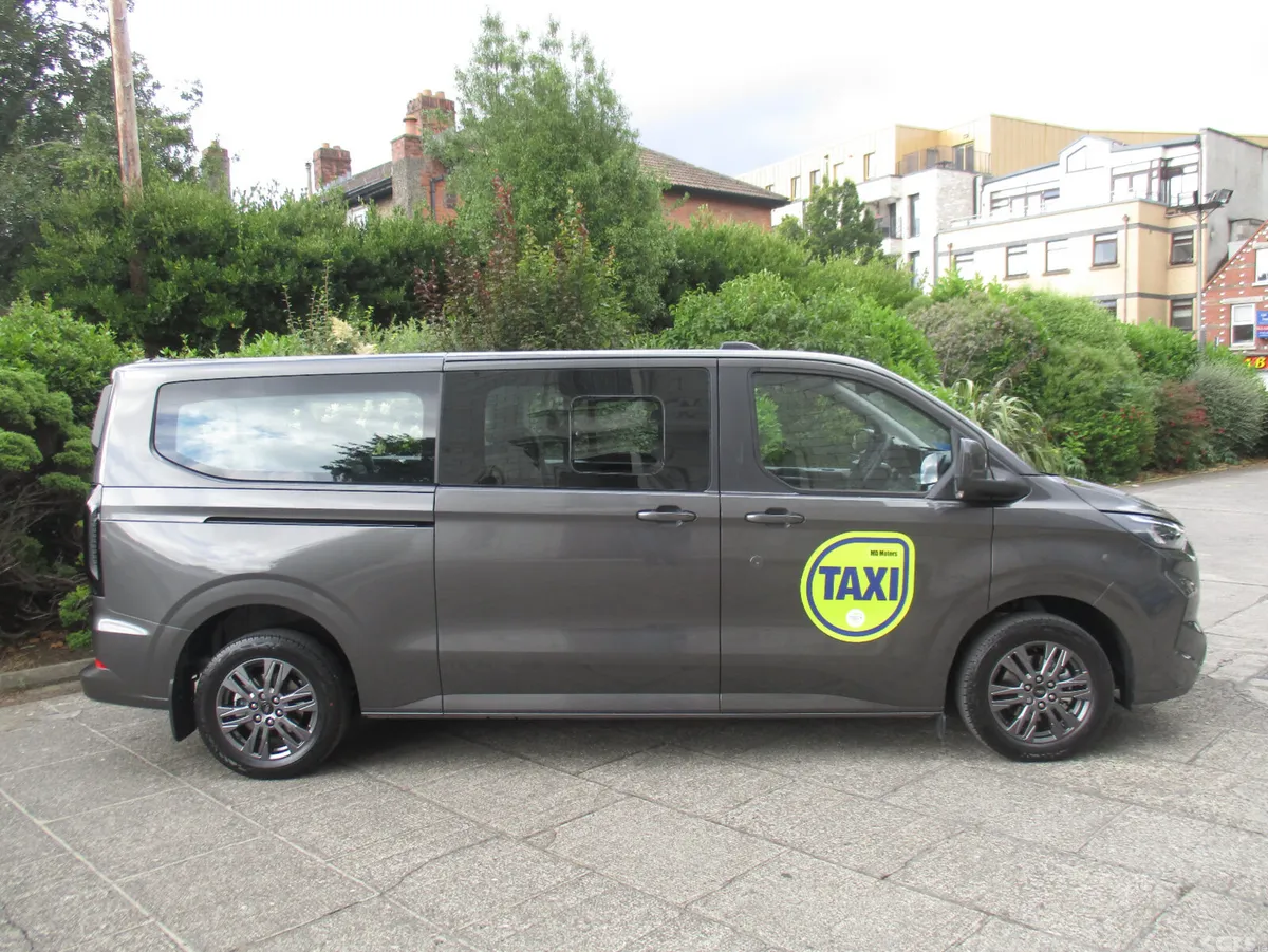 Ford Tourneo MPV, Diesel, 2026, Grey