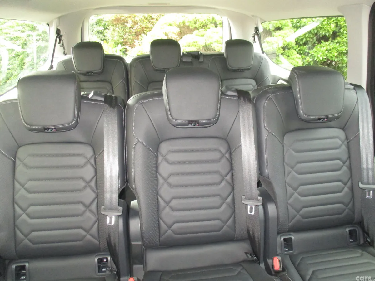 Ford Other MPV, Diesel, 2026, Grey