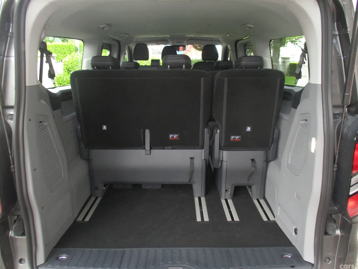 Ford Other MPV, Diesel, 2026, Grey