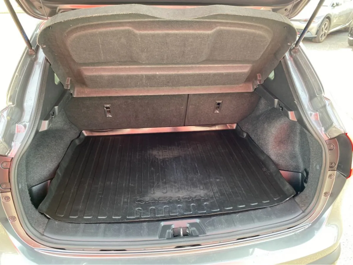 Nissan Qashqai MPV, Diesel, 2017, Grey