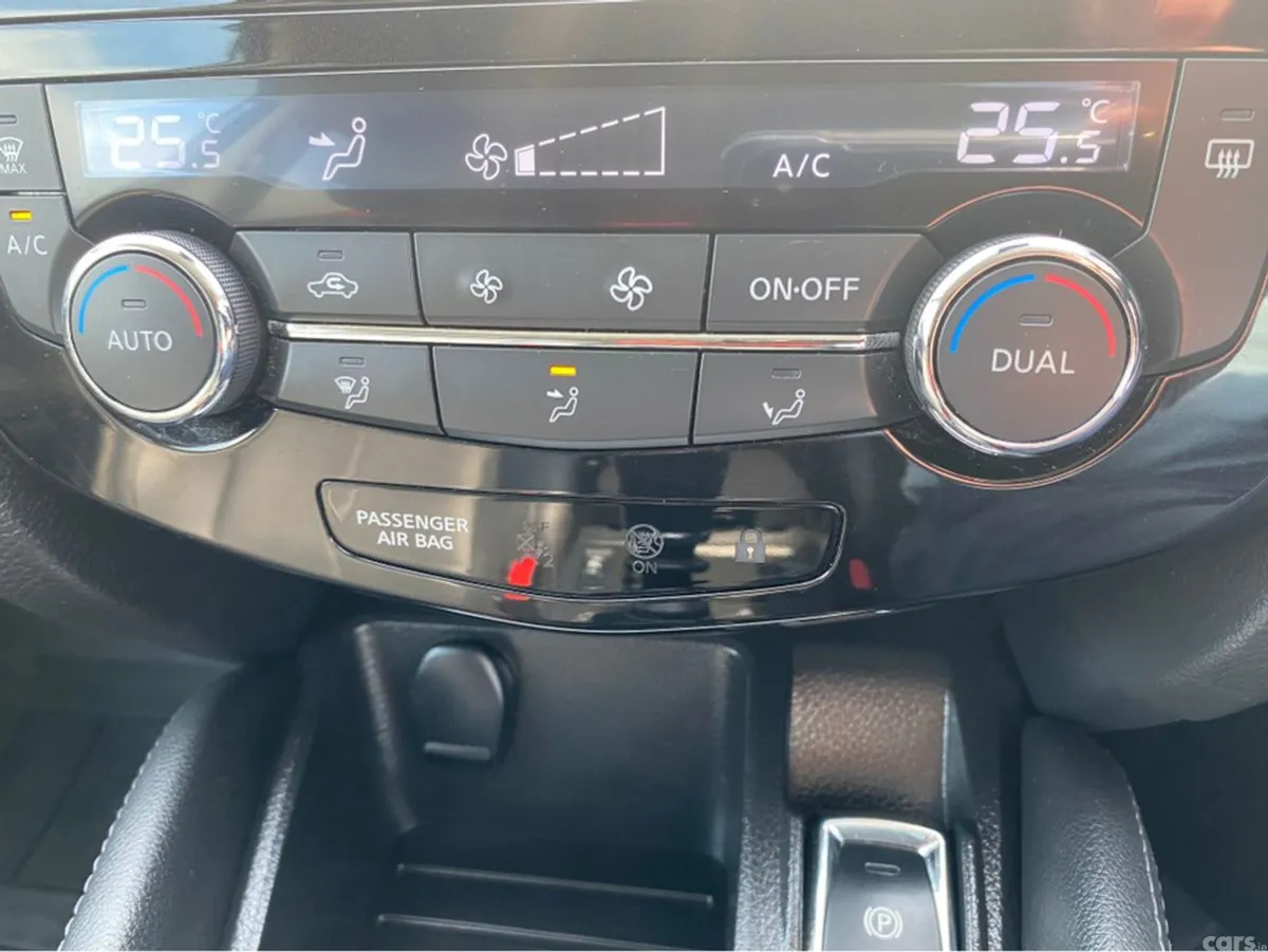 Nissan Qashqai MPV, Diesel, 2017, Grey