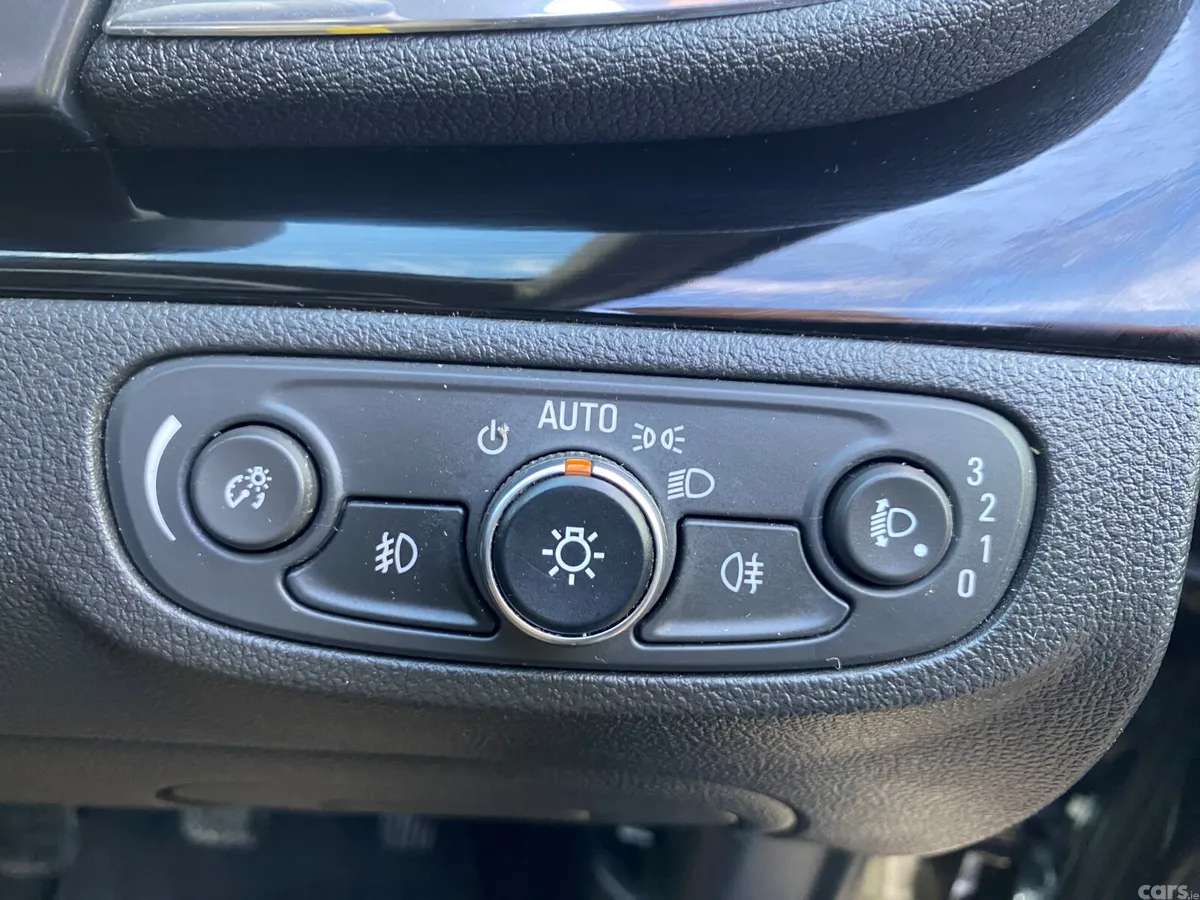 Vauxhall Mokka Hatchback, Diesel, 2018, Grey