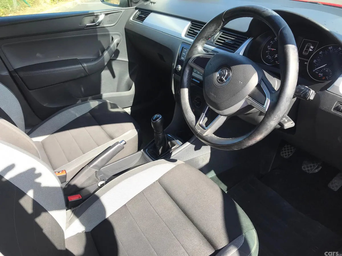Skoda Rapid Hatchback, Diesel, 2017, Red