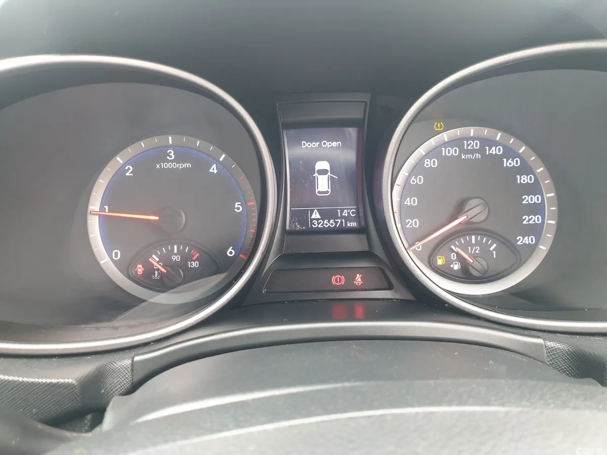 Hyundai Santa Fe SUV, Diesel, 2014, Gold
