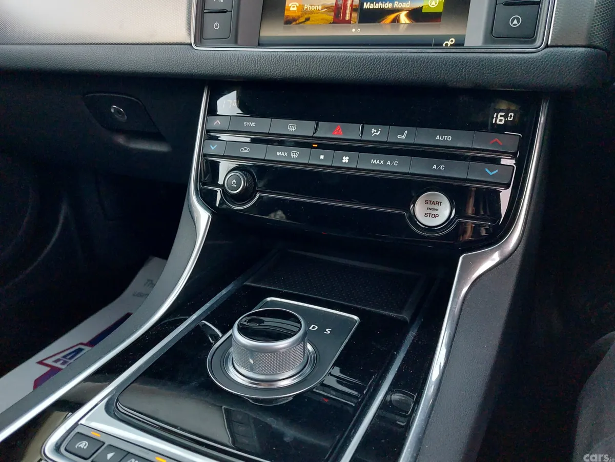 Jaguar XF Saloon, Diesel, 2015, Blue