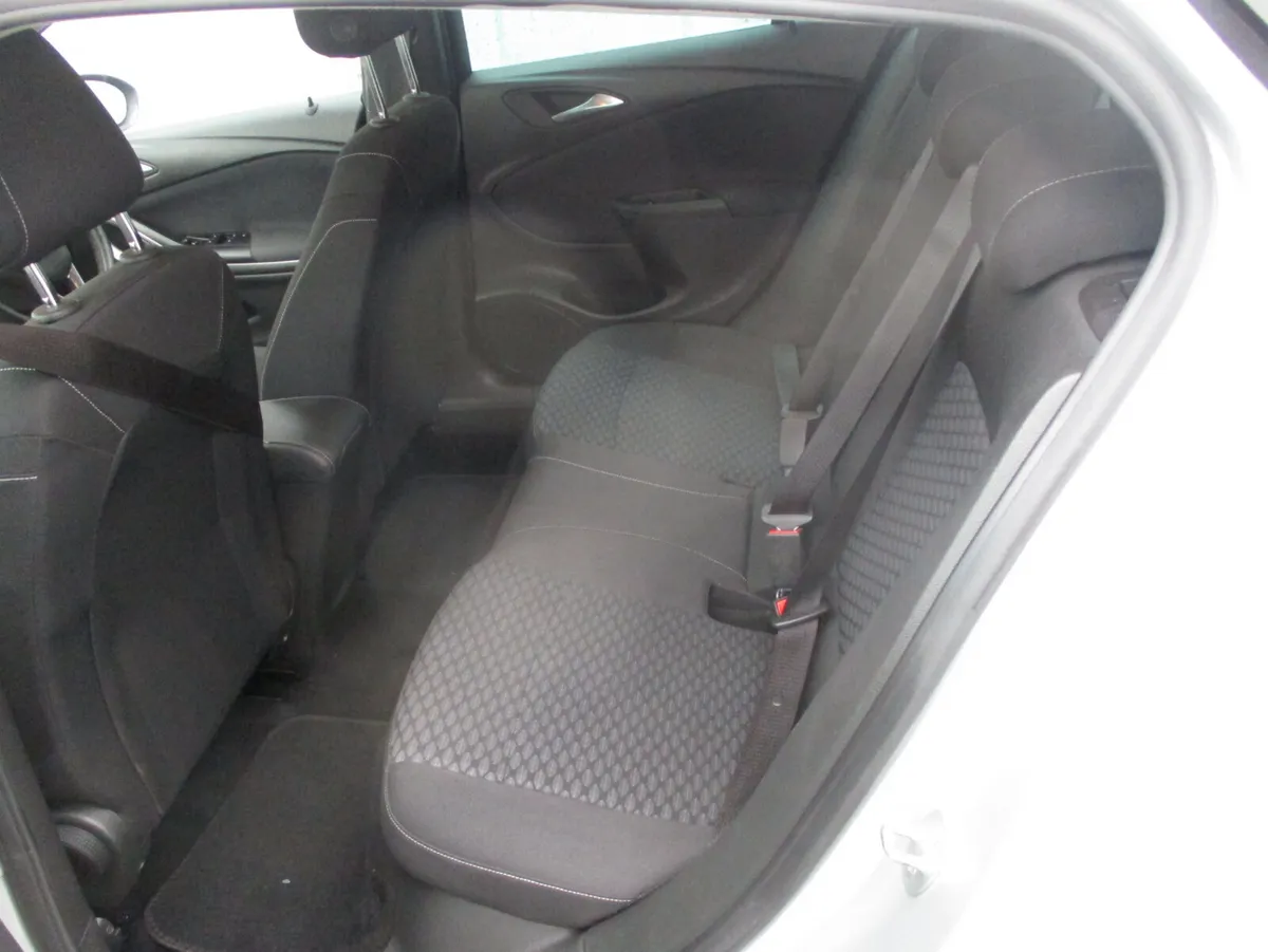 Vauxhall Astra Hatchback, Diesel, 2020, Silver