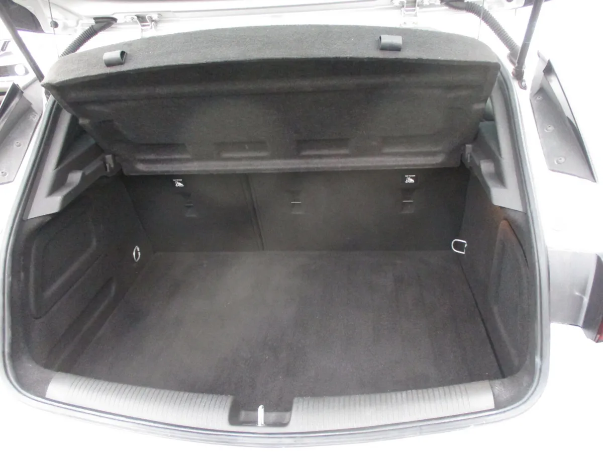 Vauxhall Astra Hatchback, Diesel, 2020, Silver