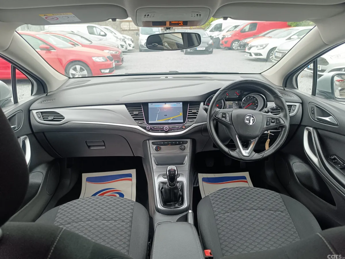 Vauxhall Astra Hatchback, Diesel, 2017, Silver