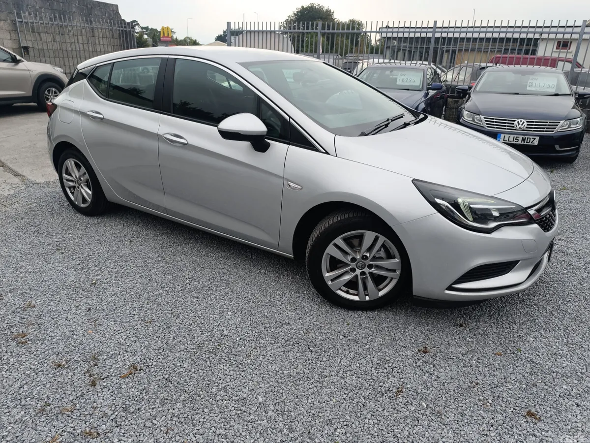 Vauxhall Astra Hatchback, Diesel, 2017, Silver