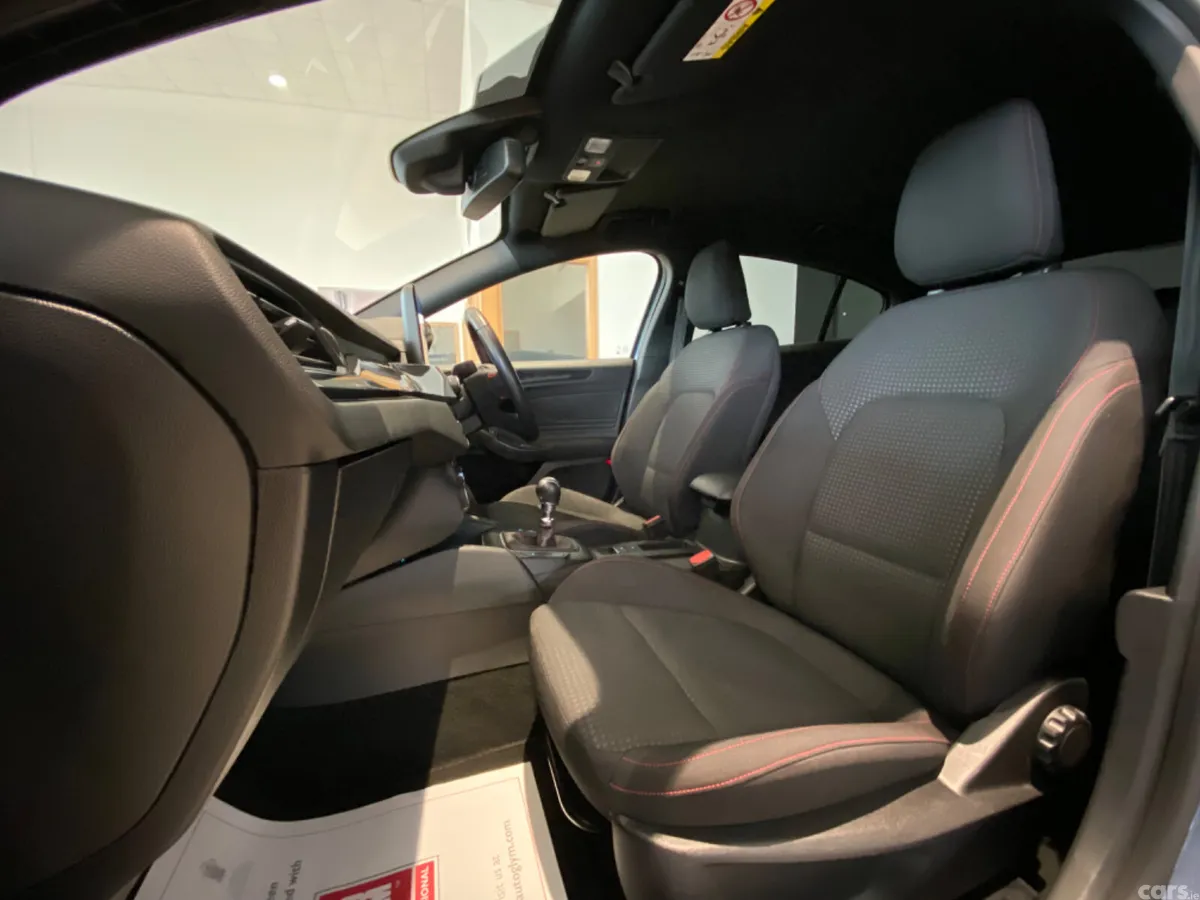 Ford Focus Hatchback, Diesel, 2021, Blue
