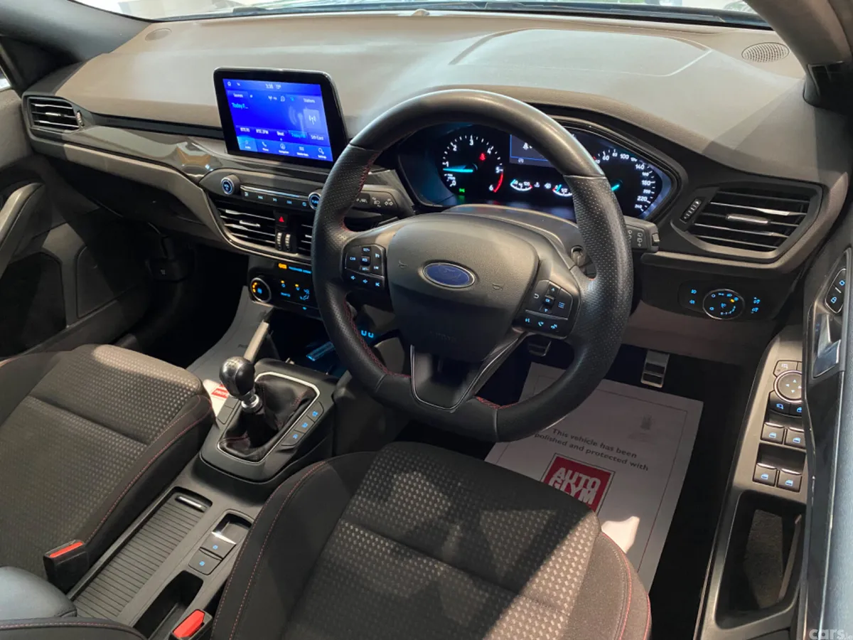 Ford Focus Hatchback, Diesel, 2021, Blue