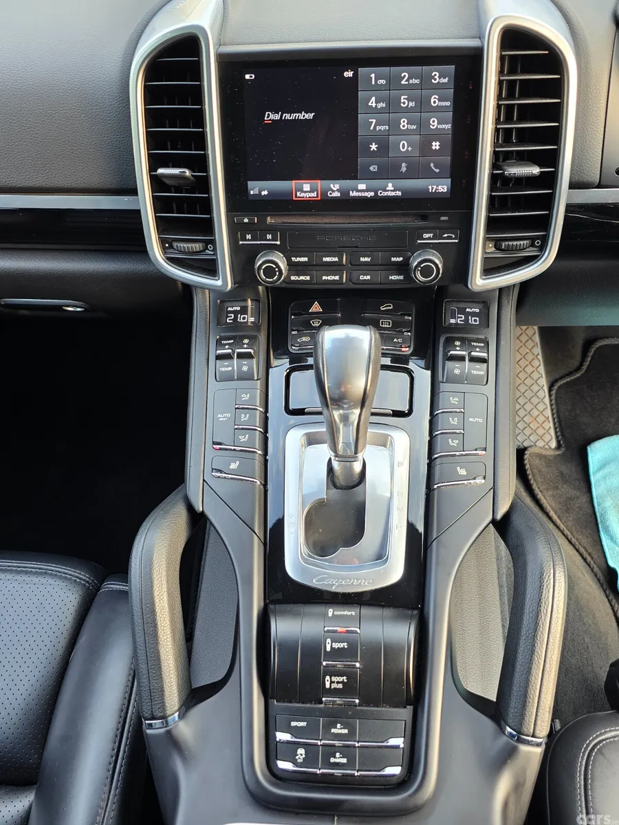 Porsche Cayenne SUV, Petrol Plug-in Hybrid, 2016, Black