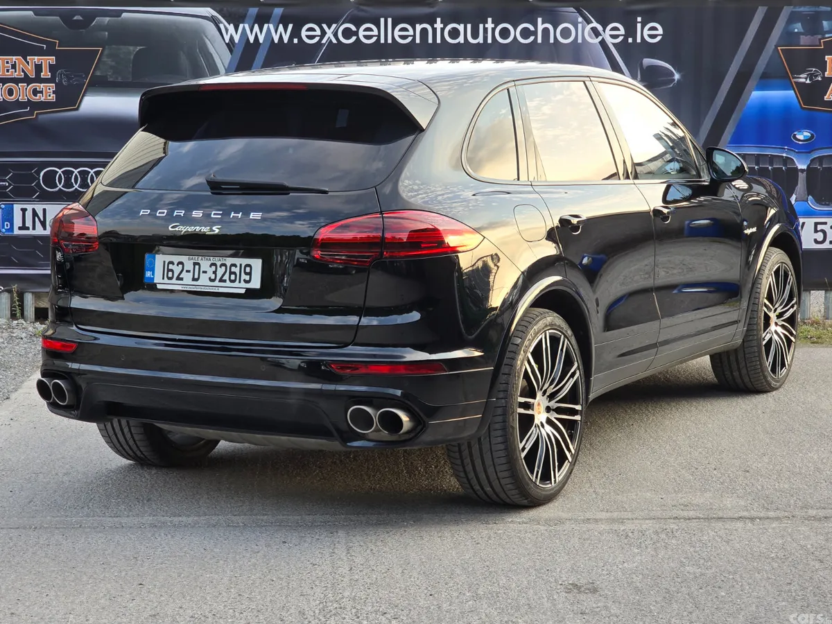 Porsche Cayenne SUV, Petrol Plug-in Hybrid, 2016, Black