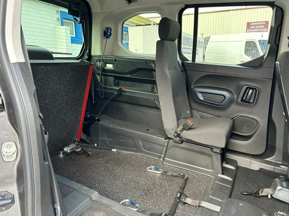 Peugeot Rifter MPV, Diesel, 2021, Grey